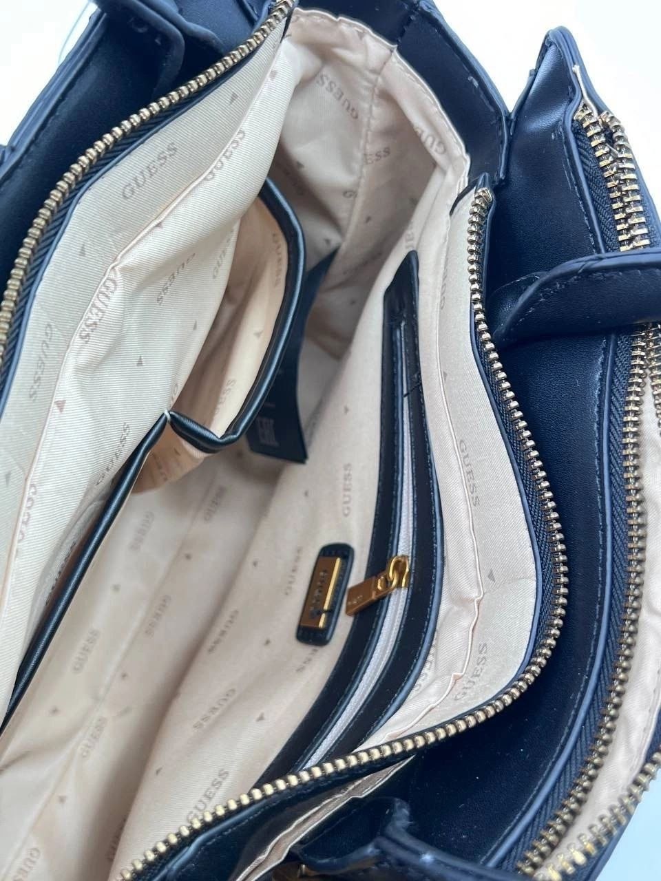 сумка женская guess,cумка guess,сумка женская guess hwvz8734060 черный,сумка guess с замочком и вертикальными вставками, черный,сумка женская guess hwvb85 черный