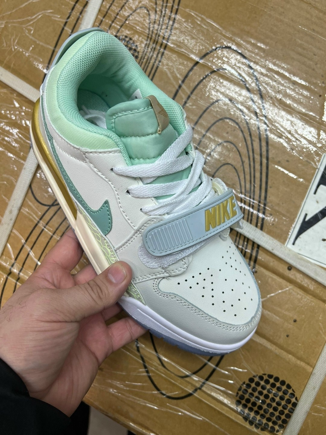 кроссовки,оригинальные кроссовки,кроссовки женскиe,кроссовки женские мужские,кросcовки jordan