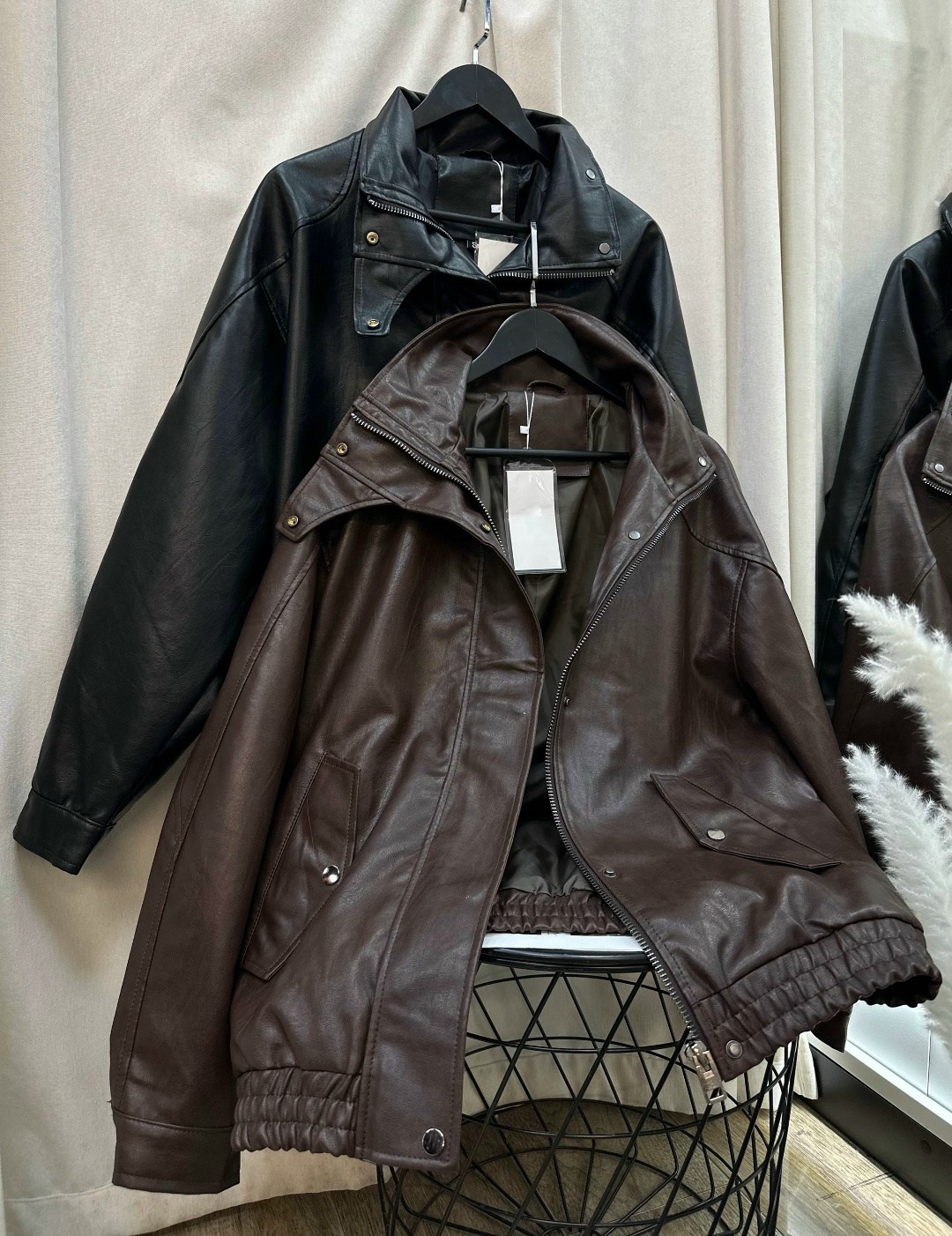 куртка бомбер,стильная куртка,куртка бомбер кожаная,кожаный бомбер,кожаная куртка