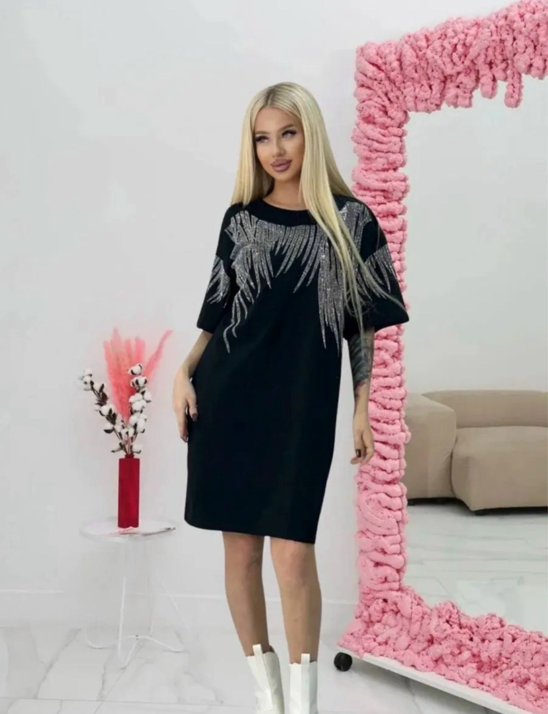 футболка оверсайз со стразам,женская футболка оверсайз со стразами,футболки женская оверсайз,футболка оверсайз со стразами fashion lux,футболка oversize со стразами