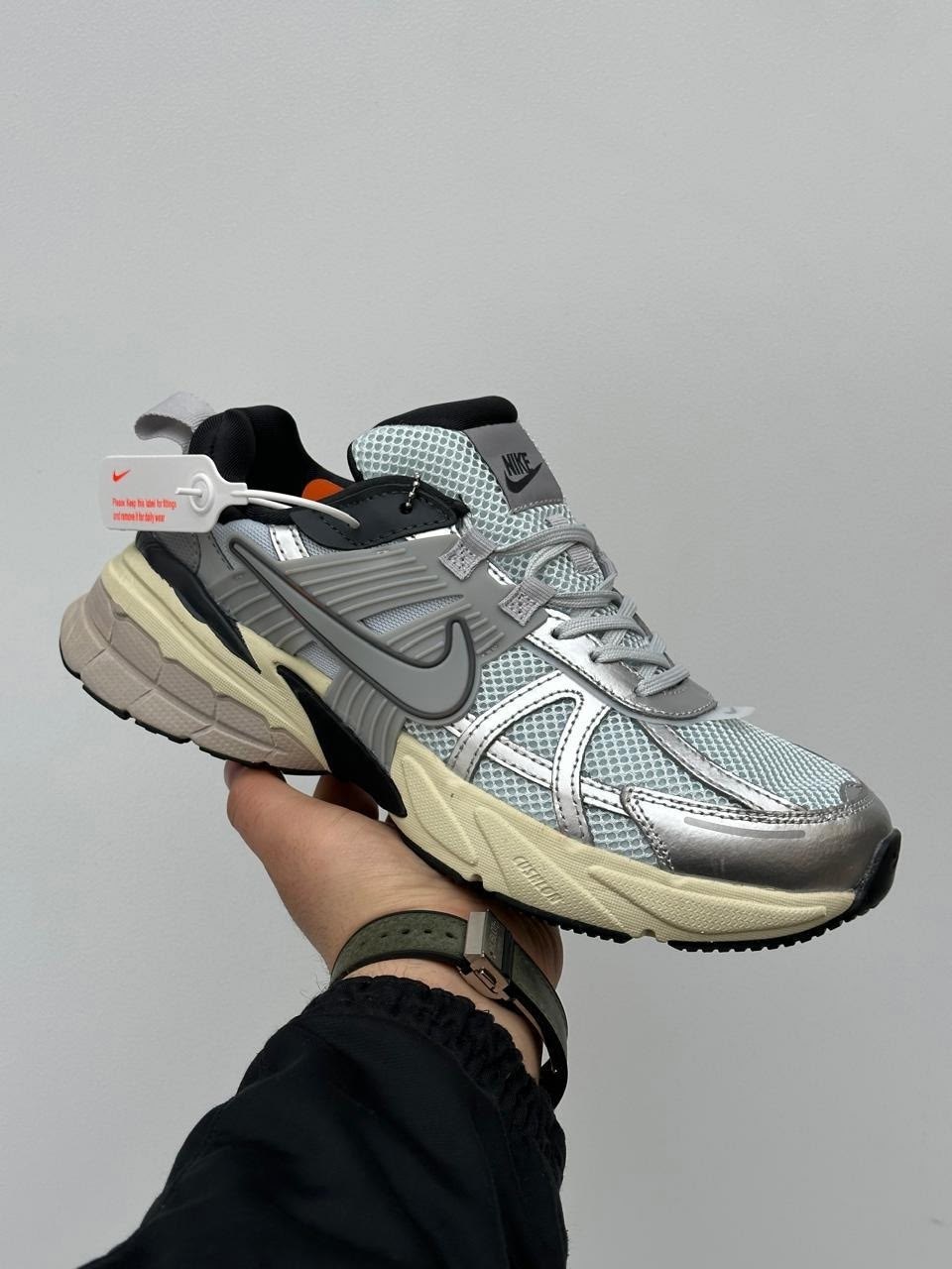 кроссовки nike v 2 k run,кроссовки nike v2k run,кроссовки nike,кроссовки nike v2k run цвет белый,кроссовки