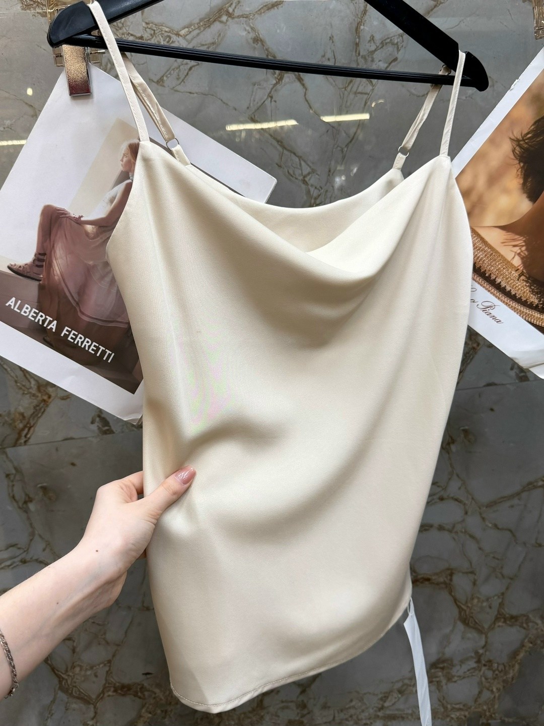 шелковый топ,атласный топ,шелковая майка,женская майка,топ женский на бретелях