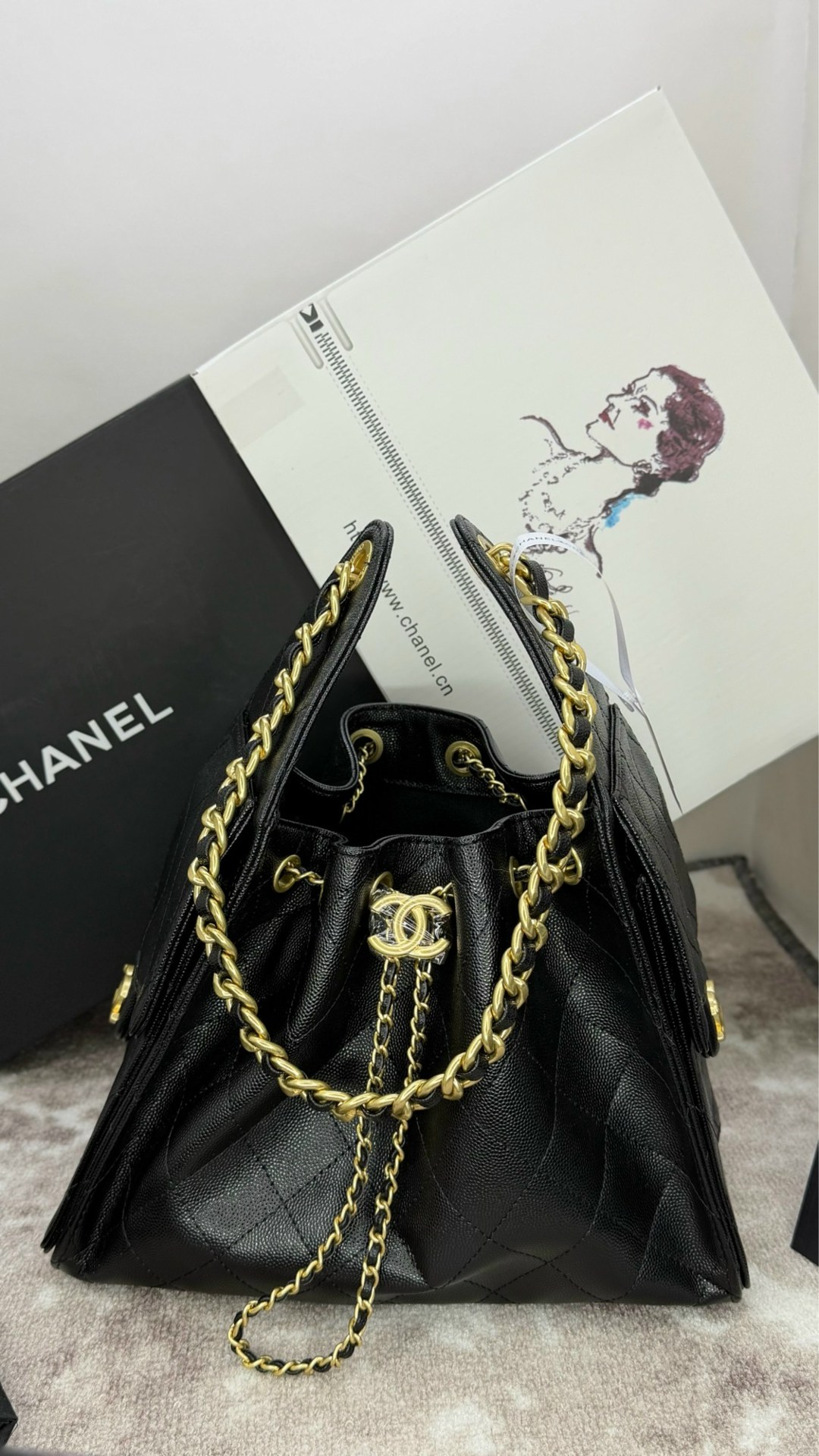 сумка chanel,кожаная белая сумка chanel,сумка шанель,chanel белая кожаная сумка через плечо для женщин,сумка шанель большая