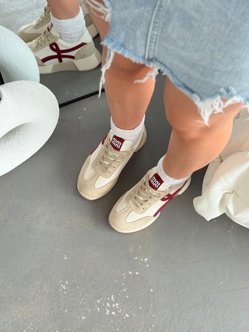 ,женские кроссовки,кроссовки бежевые,кроссовки модные,женская