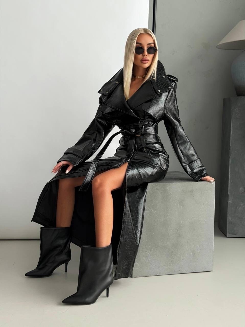 тренч кожаный длинный плащ emberens,тренч кожаный длинный плащ popova.collection,кожаный плащ лаковая экокожа тренч,плащ-тренч из экокожи черного цвета,кожаный тренч сагитта