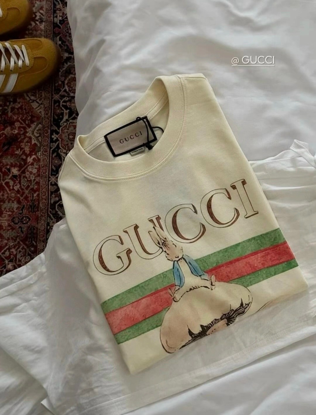 футболки гуччи,футболка gucci,футболка женская gucci,женские футболки с принтом,футболки женская