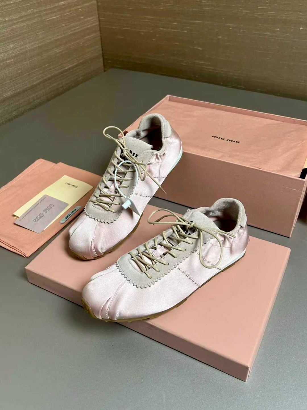 женские кроссовки,,женские кроссовки miu miu,женская ,miu miu кроссовки