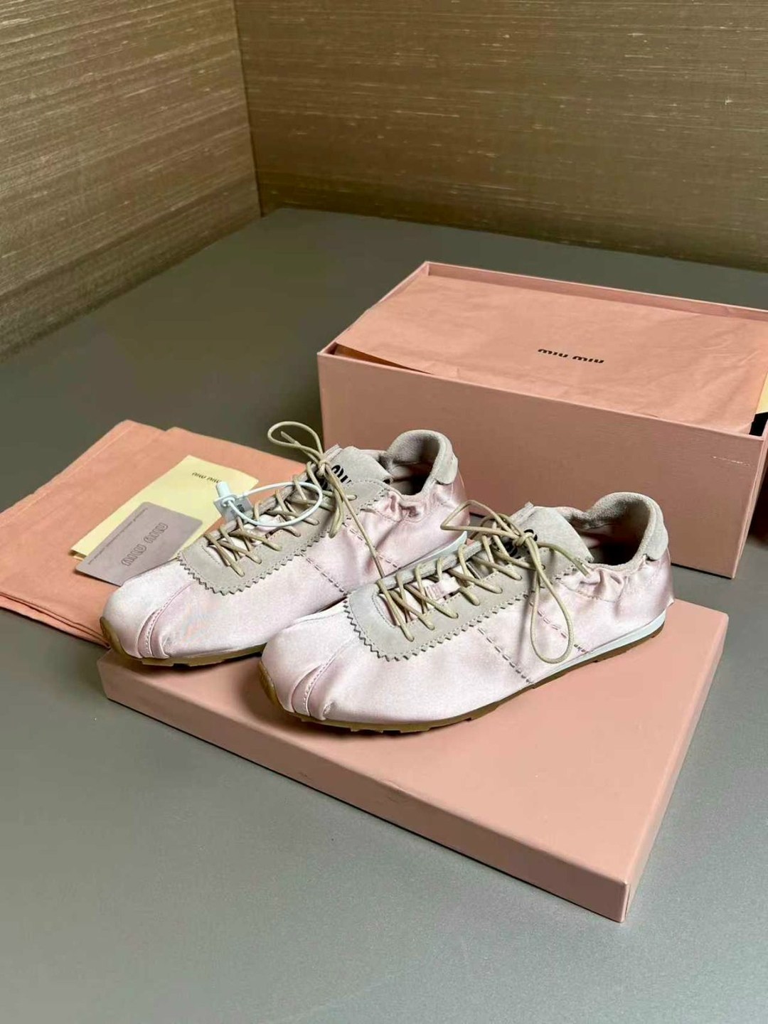 женские кроссовки,,женские кроссовки miu miu,женская ,miu miu кроссовки