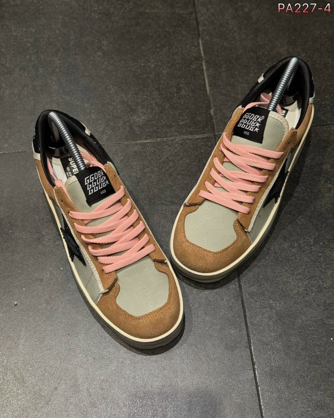 ,кроссовки замш,коричневые кроссовки ball star golden goose anthracite silver,замшевые женские кроссовки,converse one star