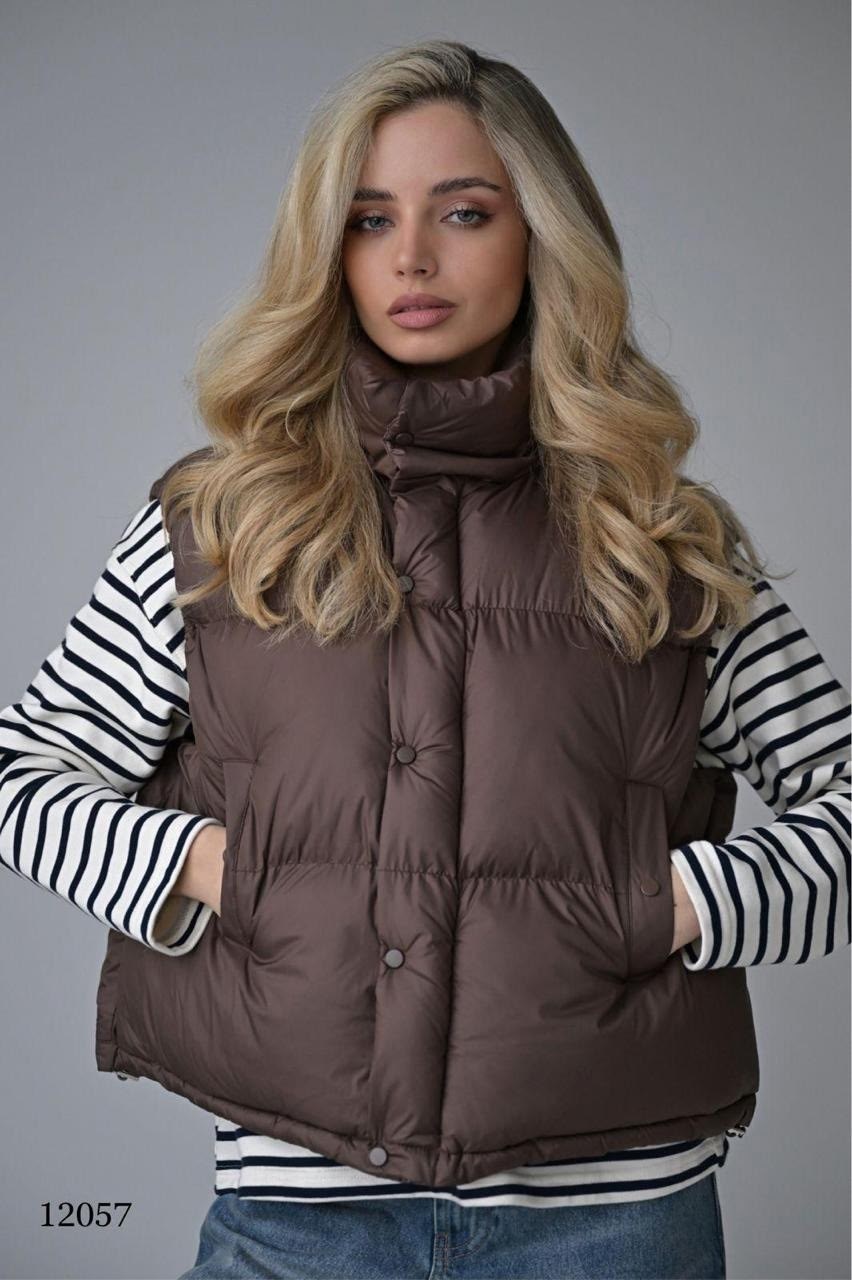 жилет коричневый женский,коричневая жилетка женская,жилетка женская,жилет,жилетка с объемным воротником цвет коричневый размер onesize (42-50)