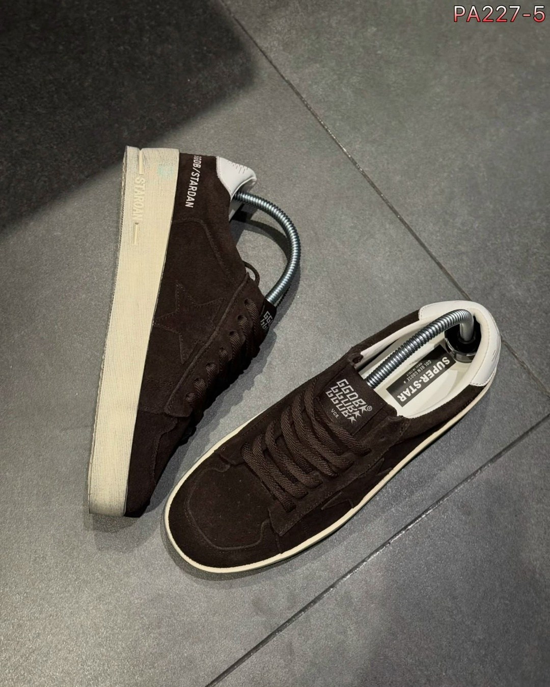 ,кроссовки замш,коричневые кроссовки ball star golden goose anthracite silver,замшевые женские кроссовки,converse one star