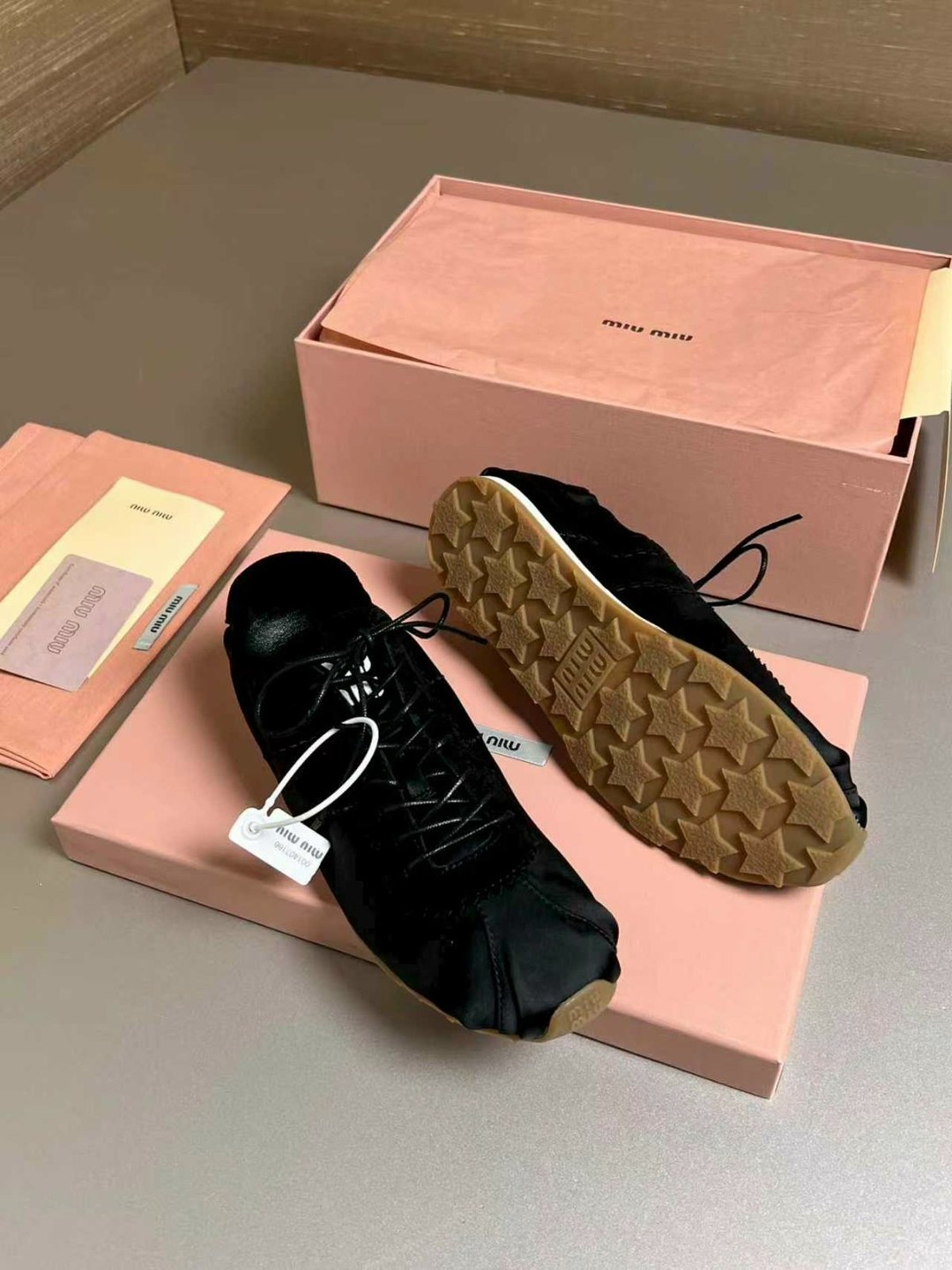 ,miu miu кроссовки,кроссовки miu miu женские,кроссовки prada,замшевые кроссовки