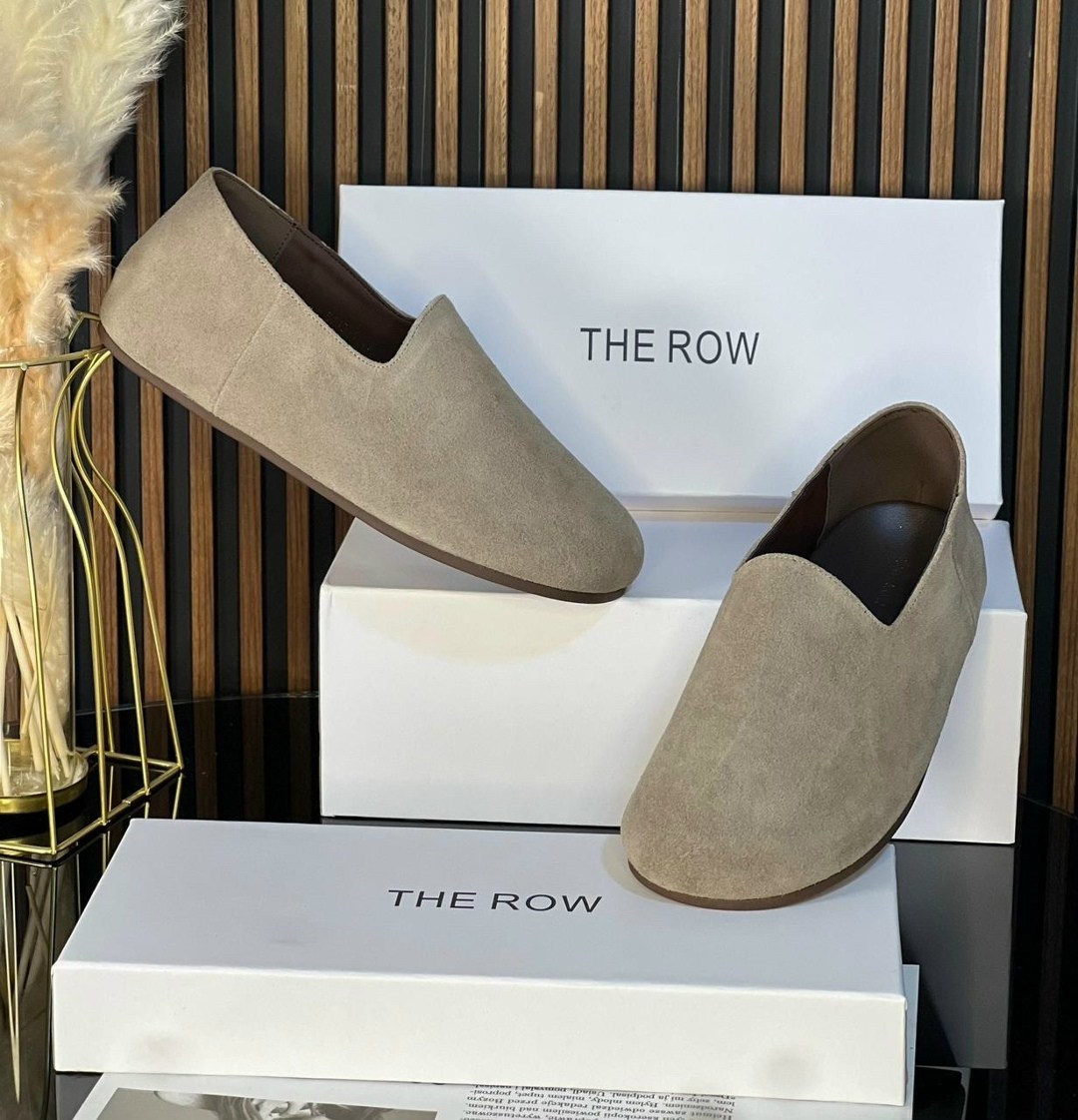 замшевые лоферы alessio коричневый khaite,замшевые лоферы,женские замшевые коричневые лоферы the row с мехом,,лоферы the row