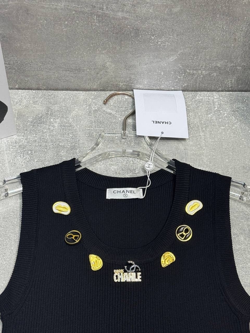 balmain трикотажный топ с декоративными пуговицами черный,balmain трикотажный топ с декоративными пуговицами,женская майка,майка топы,женские жилеты