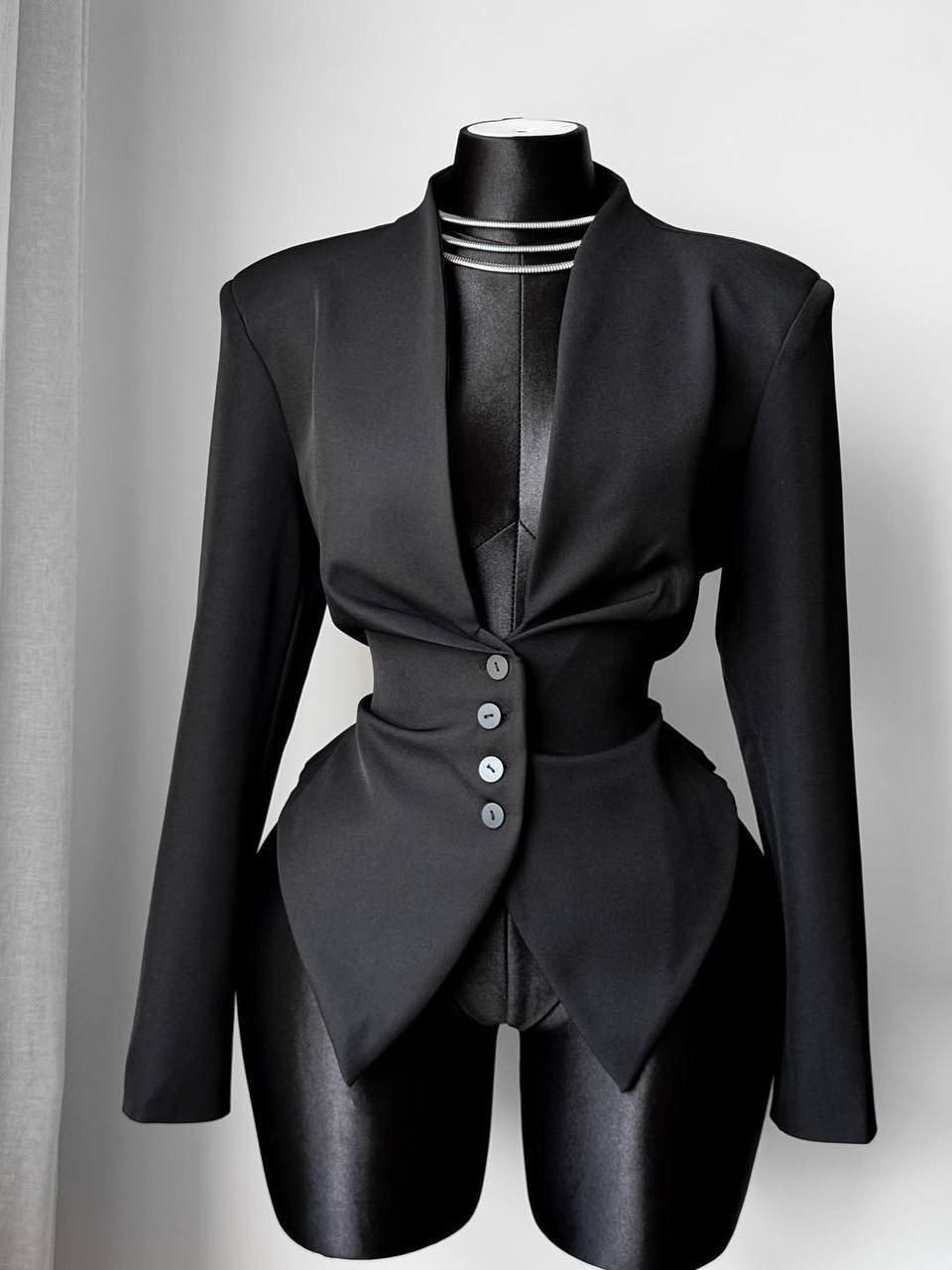 женский пиджак,жакет с баской,пиджак,пиджак приталенный