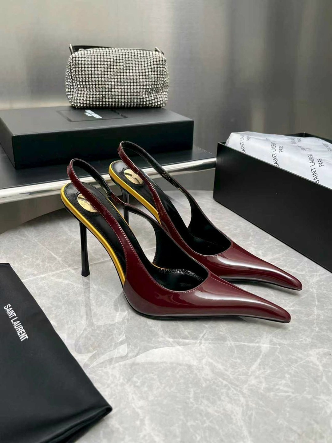 ,туфли saint laurent,туфли yves saint laurent,каблуки туфли,туфли фенди