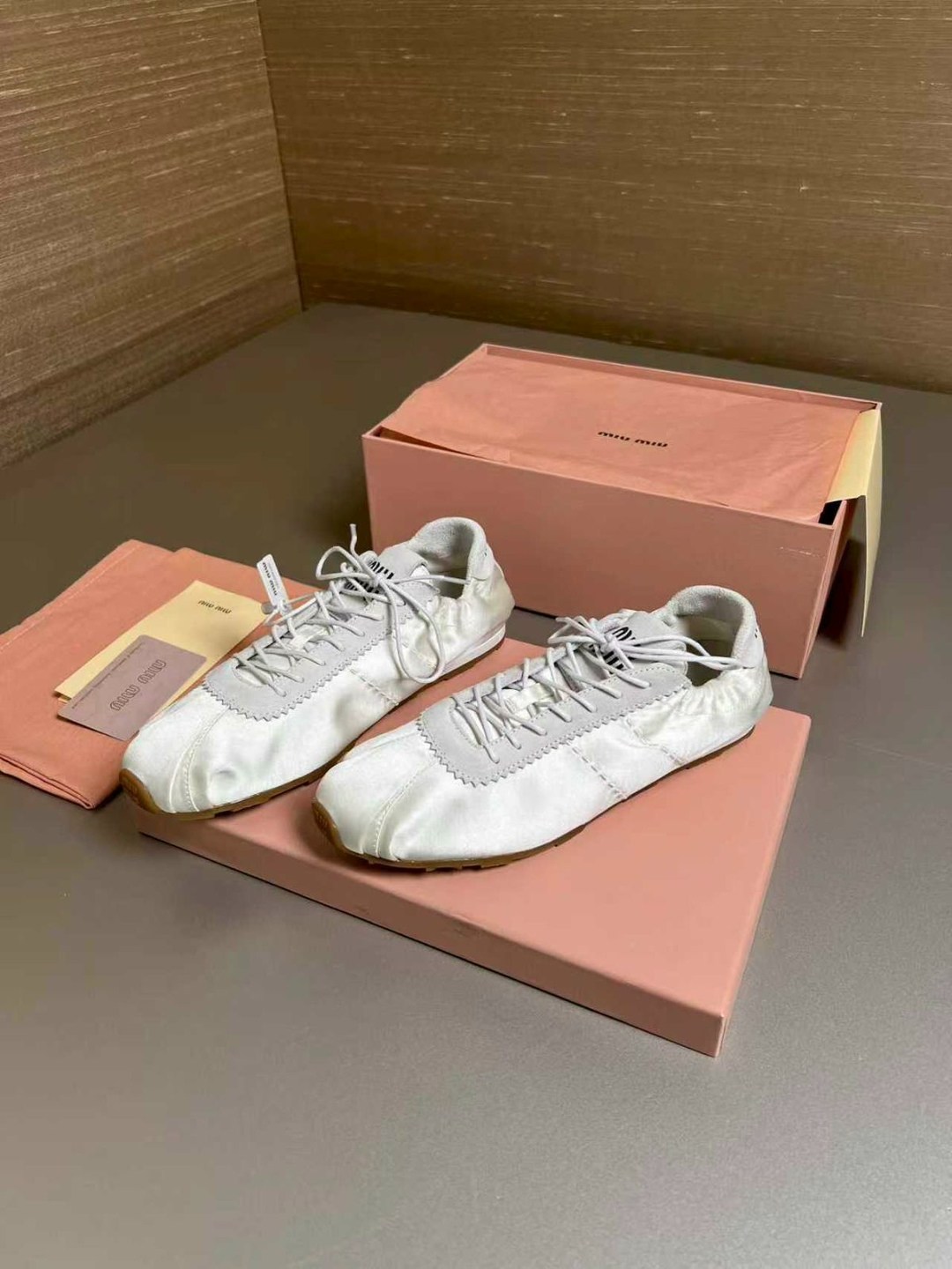 кроссовки женскиe,женские кроссовки miu miu,,кроссовки повседневные,кроссовки miu miu