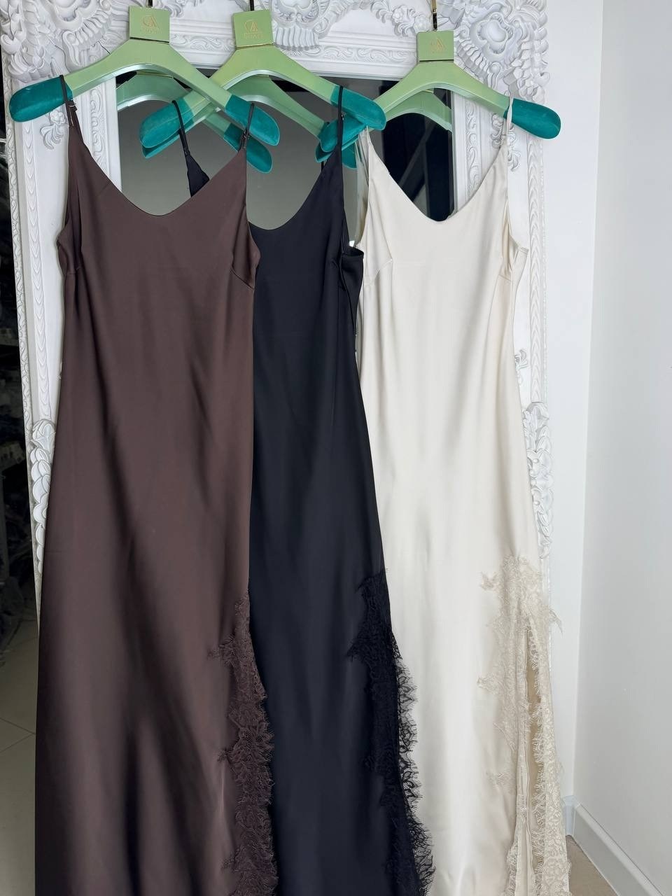 атласное платье,девушка,платье макси,платье,платье женские