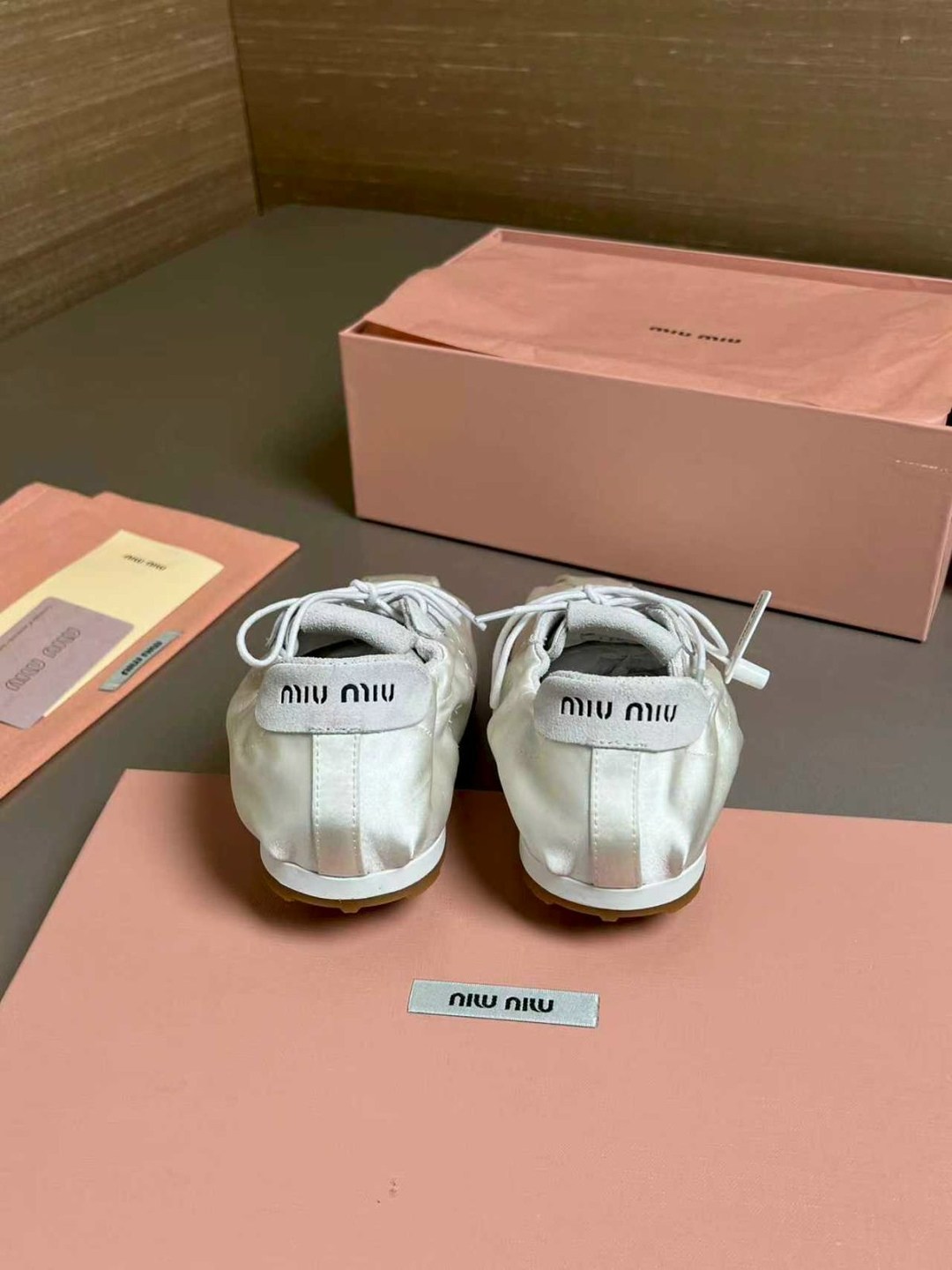 кроссовки женскиe,женские кроссовки miu miu,,кроссовки повседневные,кроссовки miu miu