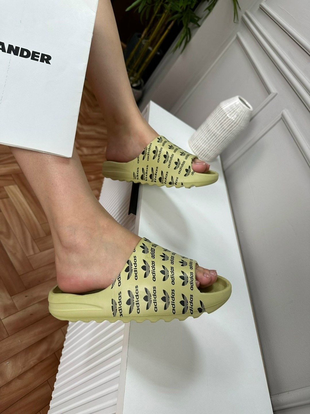 шлепанцы adidas yeezy slide,шлепанцы женские,,шлепки женские,тапки adidas yeezy slide