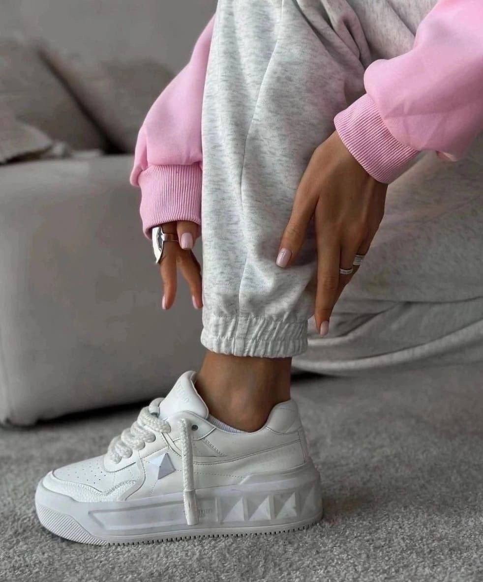 костюм двойка свитшот джоггеры,джоггеры молочный,костюм двойка свитшот + джоггеры,свитшот и джоггеры,спортивные костюм