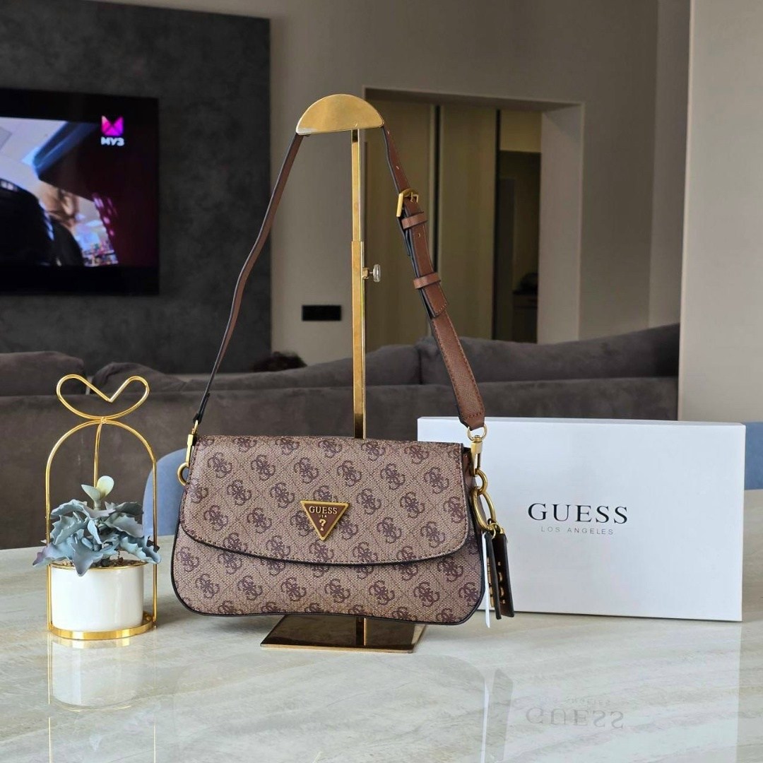 guess сумка на плечо,сумка женская guess,сумка guess,сумка багет через плечо guess седло coromelli,сумка guess оригинал