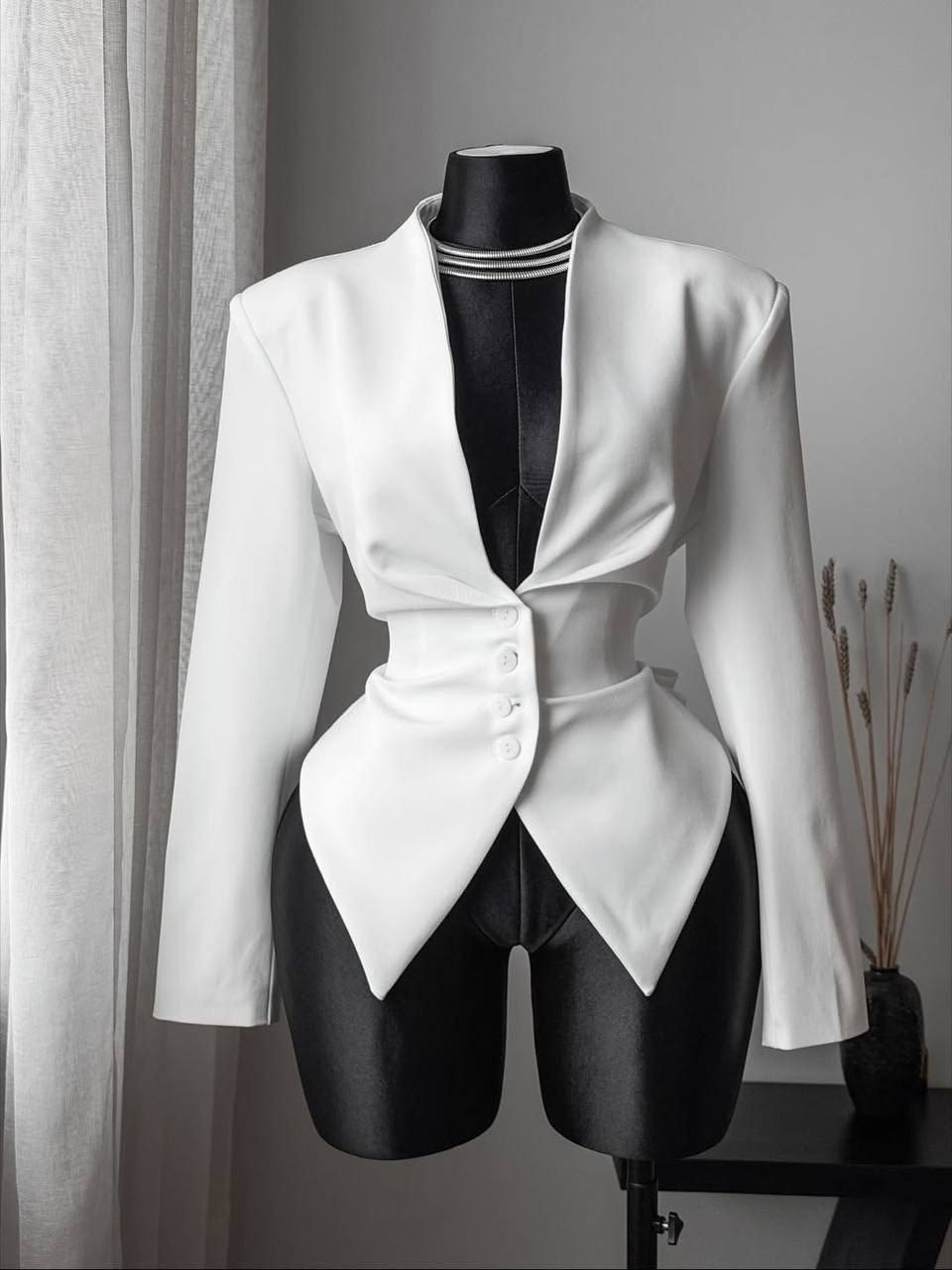 женский пиджак,жакет с баской,пиджак,пиджак приталенный