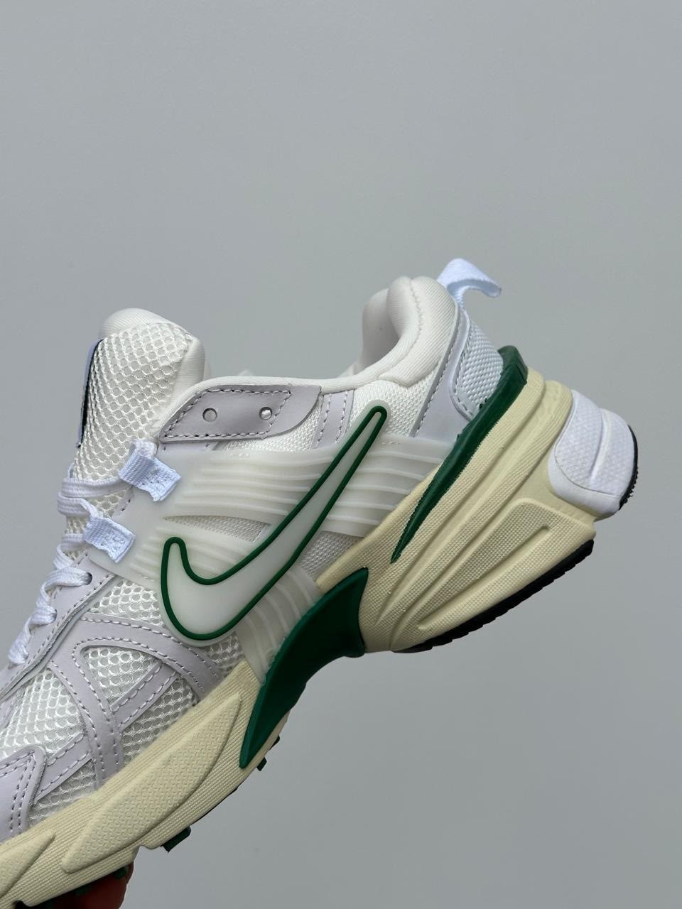 кроссовки nike v 2 k run,кроссовки nike v2k run,кроссовки nike,кроссовки nike v2k run цвет белый,кроссовки