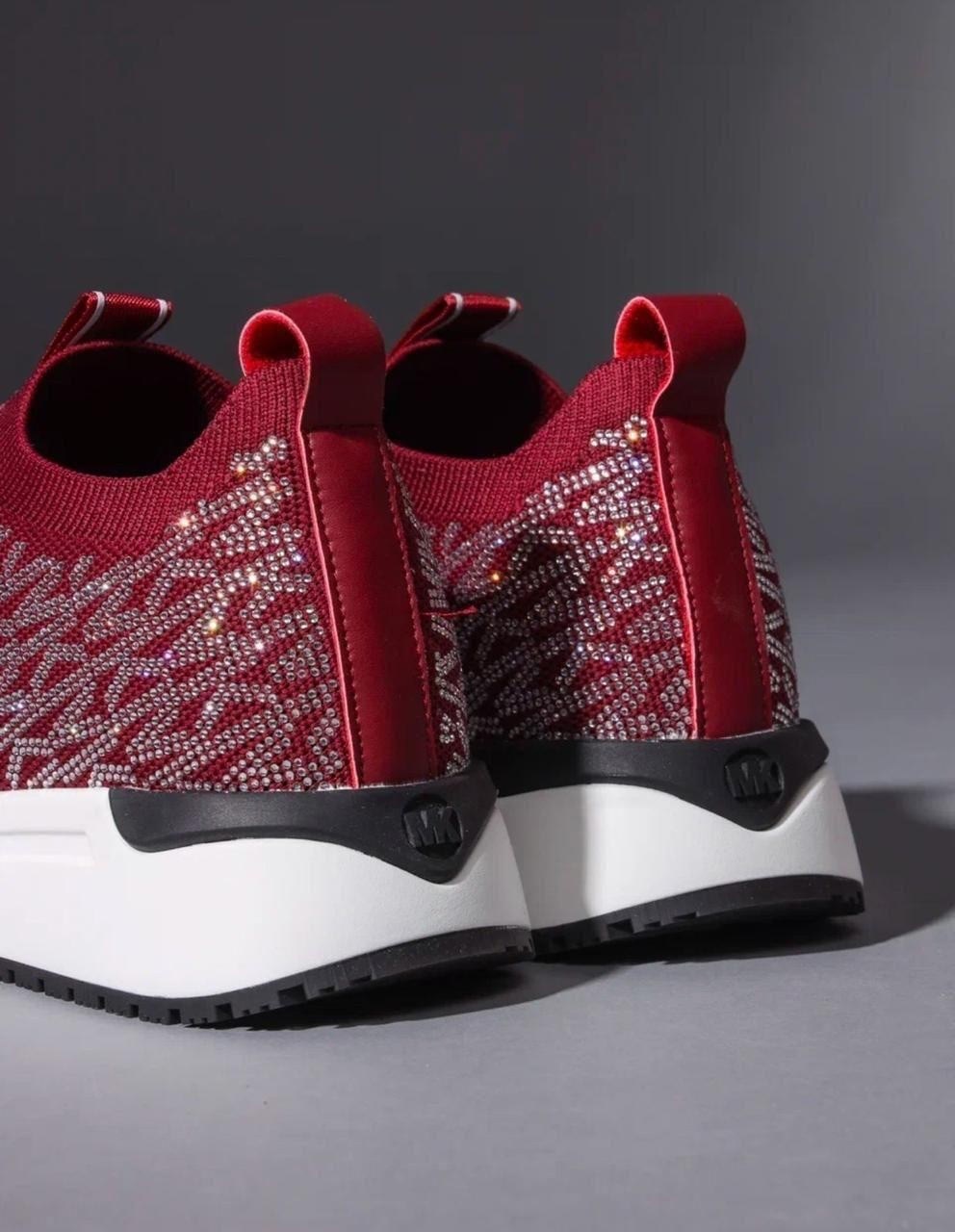 ,женские кроссовки,спортивная ,женская спортивная ,женская