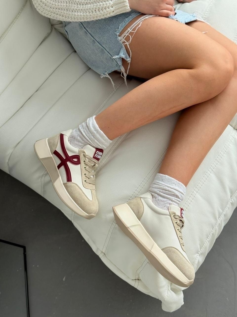 ,женские кроссовки,кроссовки бежевые,кроссовки модные,женская