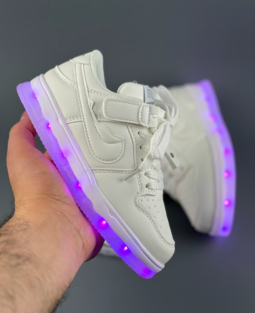 кроссовки найк со светящейся подошвой,кроссовки со светящейся подошвой,светящиеся кроссовки,кроссовки,кроссовки найк аир светящийся