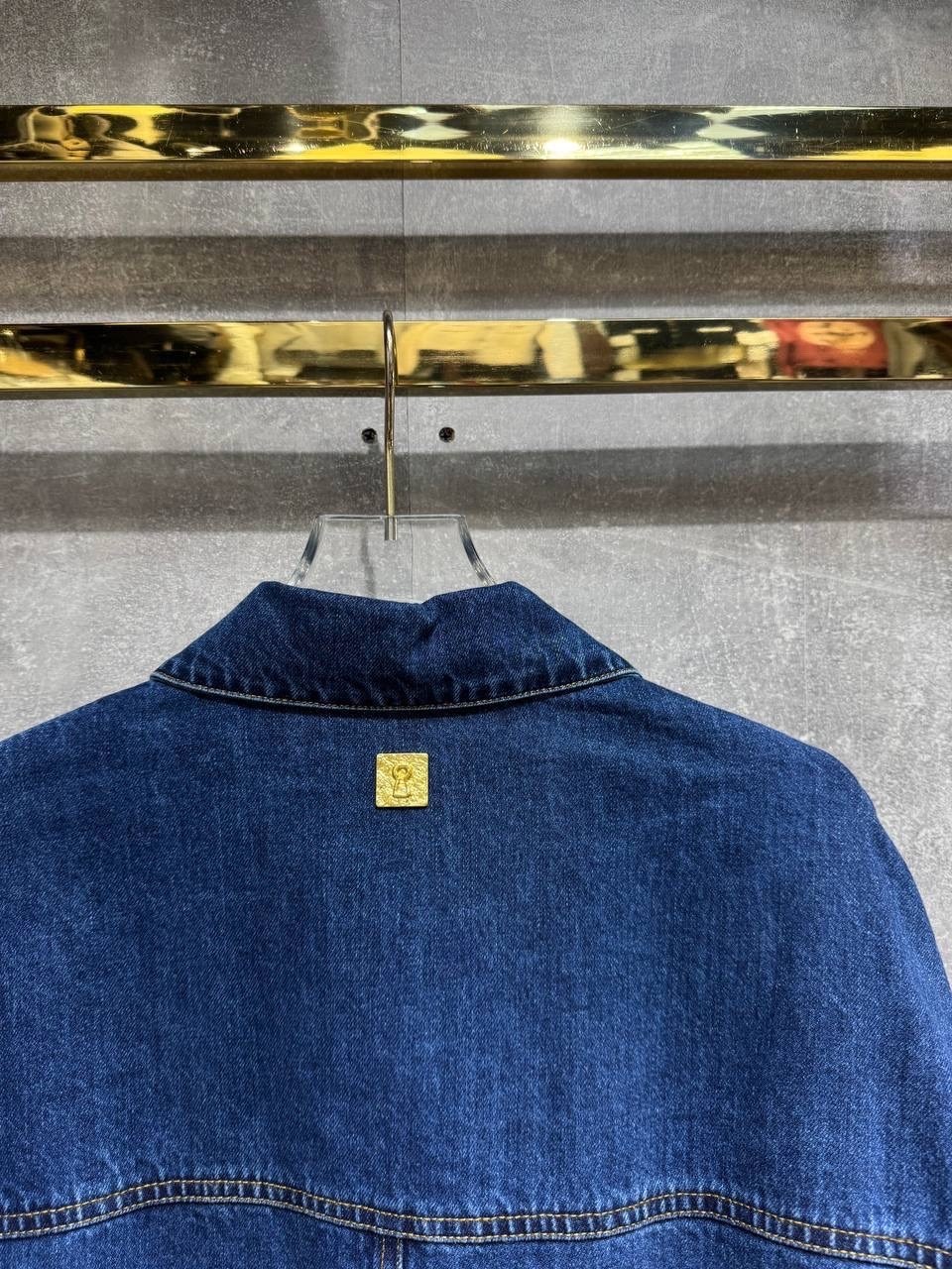 джинсовая куртка,женская джинсовая куртка,джинсовка версаче,джинсовая куртка с карманами,джинсовая куртка versace