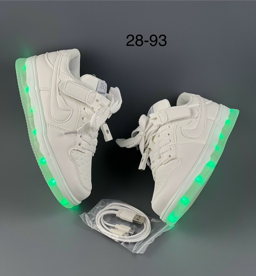 кроссовки найк со светящейся подошвой,кроссовки со светящейся подошвой,светящиеся кроссовки,кроссовки,кроссовки найк аир светящийся