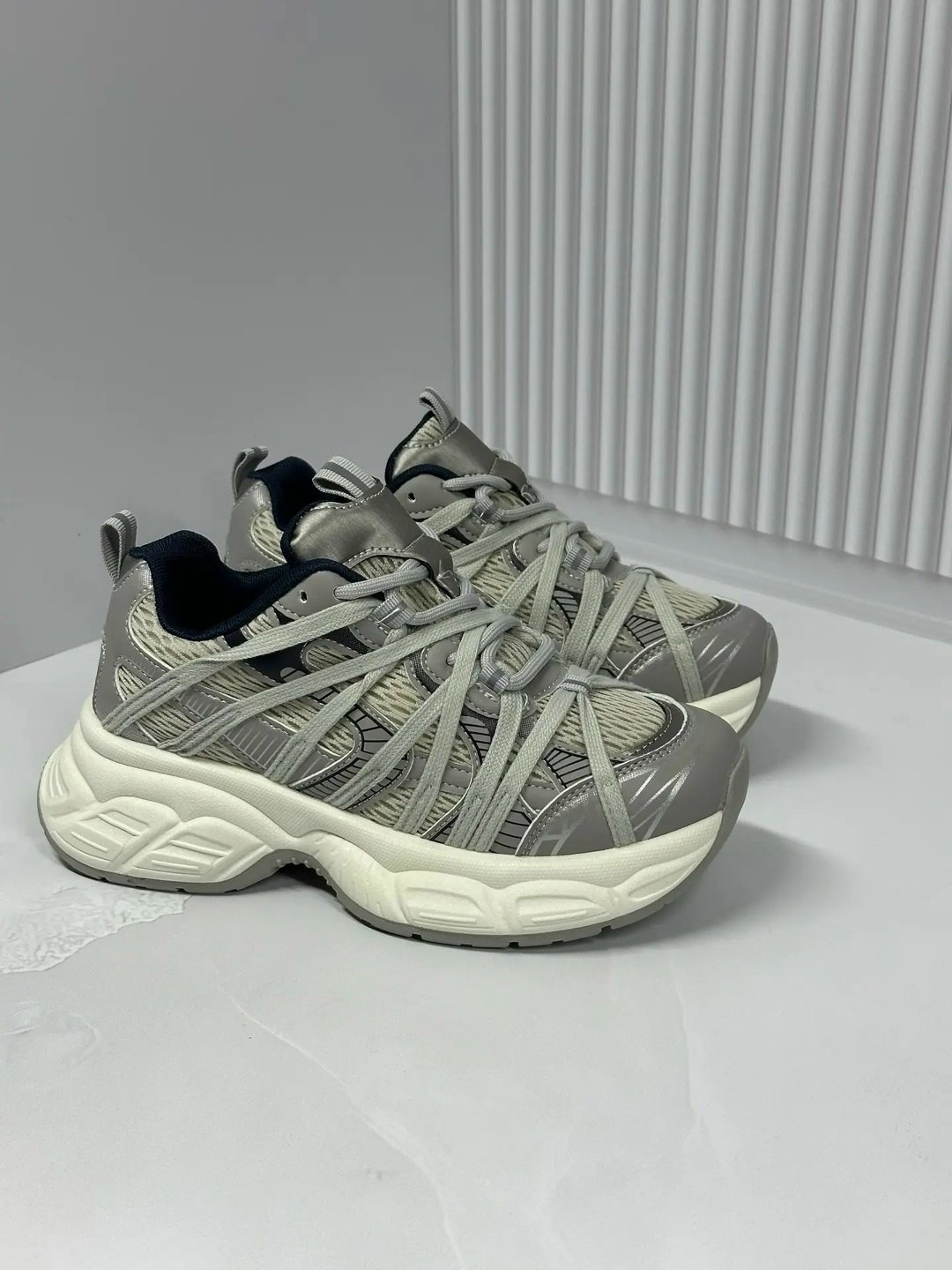 женские кроссовки,кроссовки,кроссовки повседневные,массивные кроссовки,спортивная