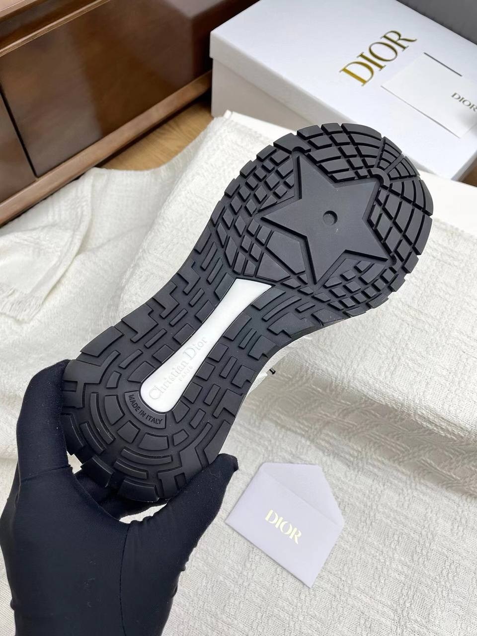 dior кроссовки,кроссовки christian dior,кроссовки кристиан диор мужские,диор кроссовки,christian dior кроссовки мужские