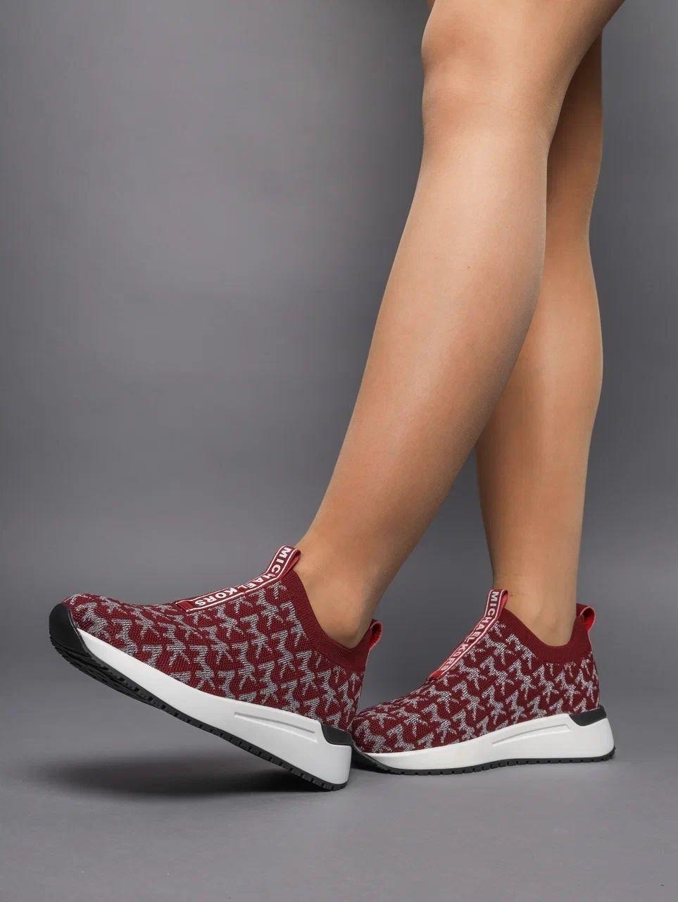 ,женские кроссовки,спортивная ,женская спортивная ,женская