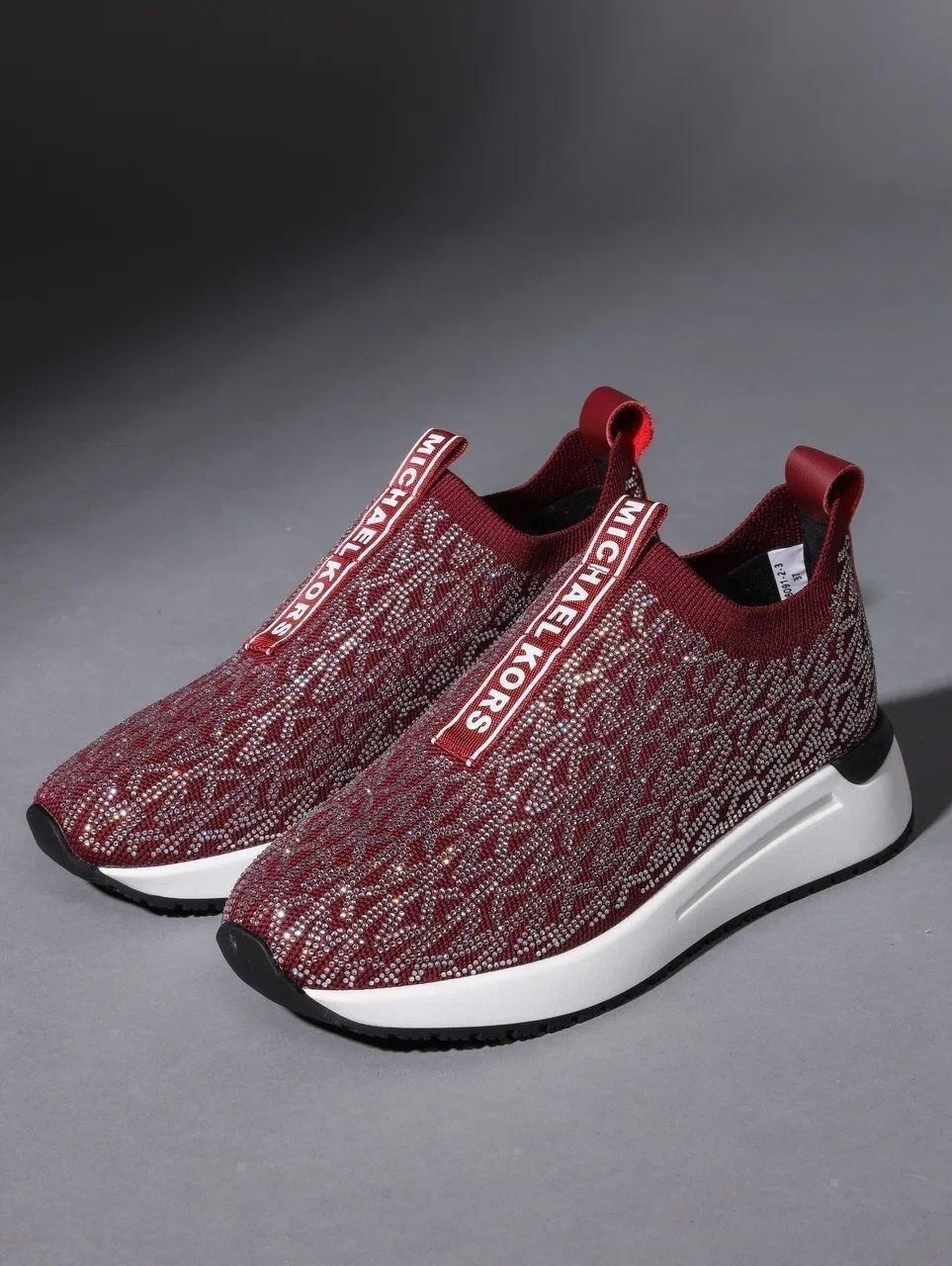 ,женские кроссовки,спортивная ,женская спортивная ,женская