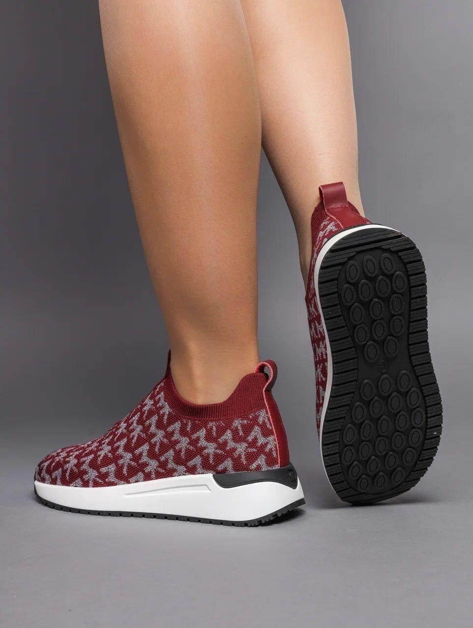 ,женские кроссовки,спортивная ,женская спортивная ,женская