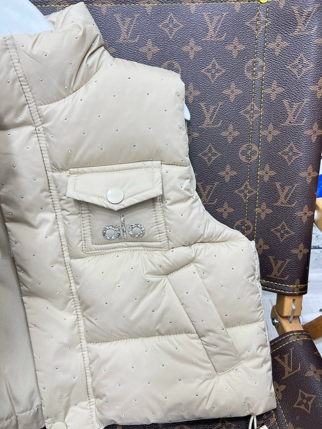 теплый жилет,жилет,жилетка женская,жилет celine,жилетка