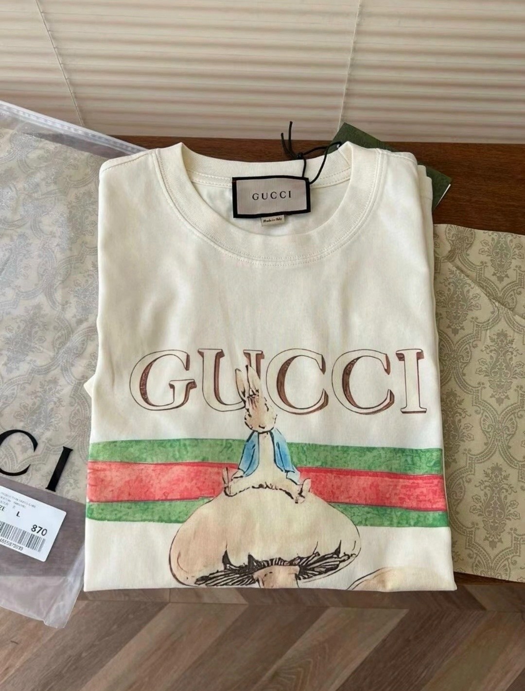 футболки гуччи,футболка gucci,футболка женская gucci,женские футболки с принтом,футболки женская