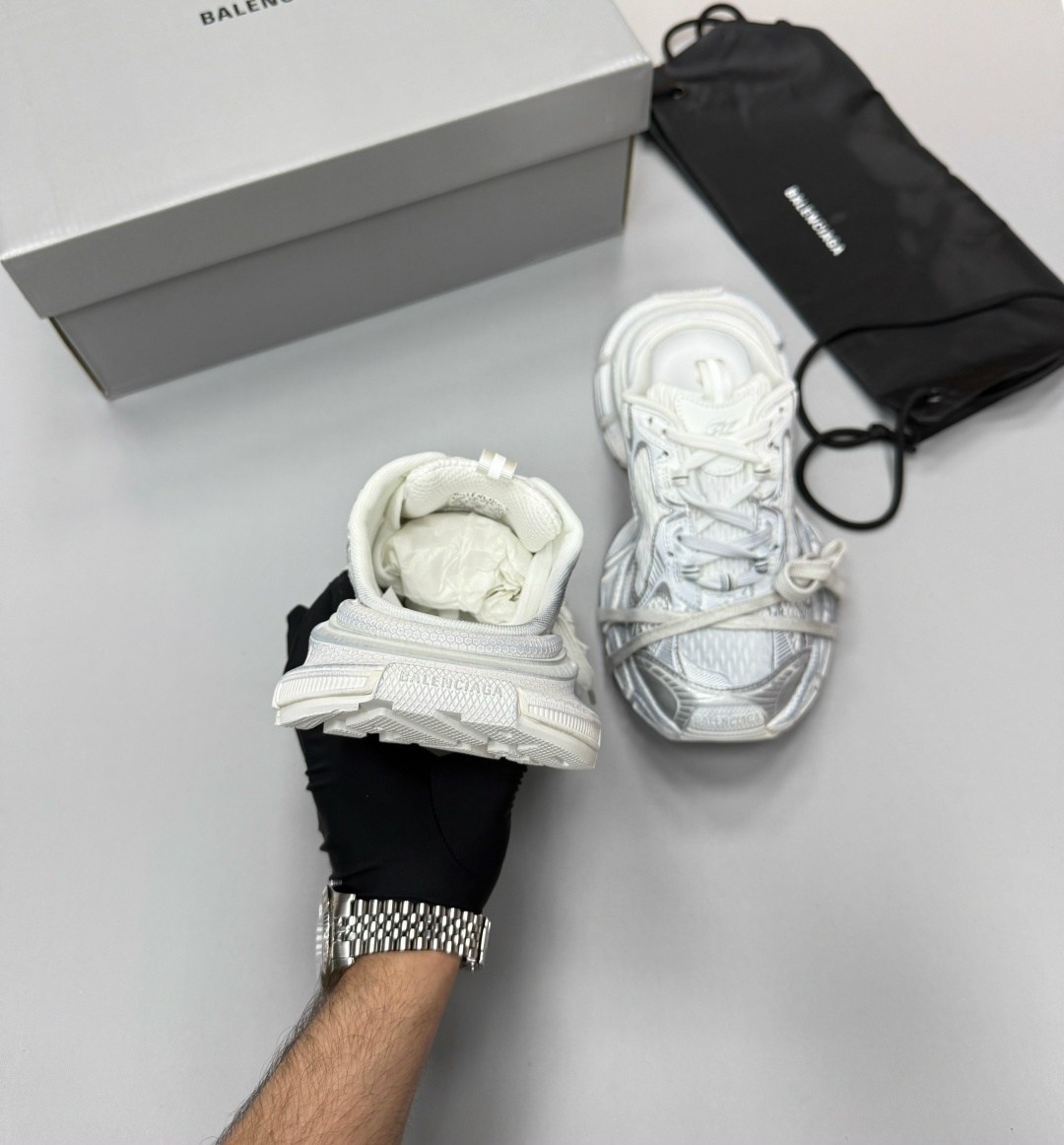 женские кроссовки balenciaga,кроссовки balenciaga,женские кроссовки balenciaga runner серебристые,кроссовки balenciaga runner sneaker 'white' 2026,кроссовки в стиле balenciaga