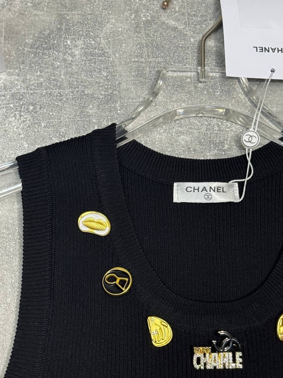 balmain трикотажный топ с декоративными пуговицами черный,balmain трикотажный топ с декоративными пуговицами,женская майка,майка топы,женские жилеты