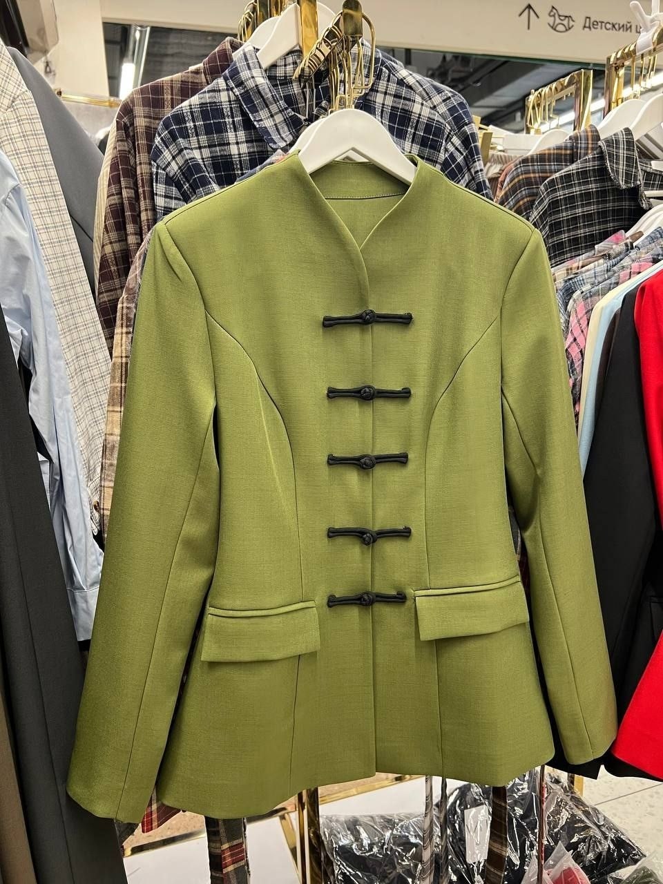 жакет,жакет зеленый,пиджак,приталенный жакет,женские пиджаки