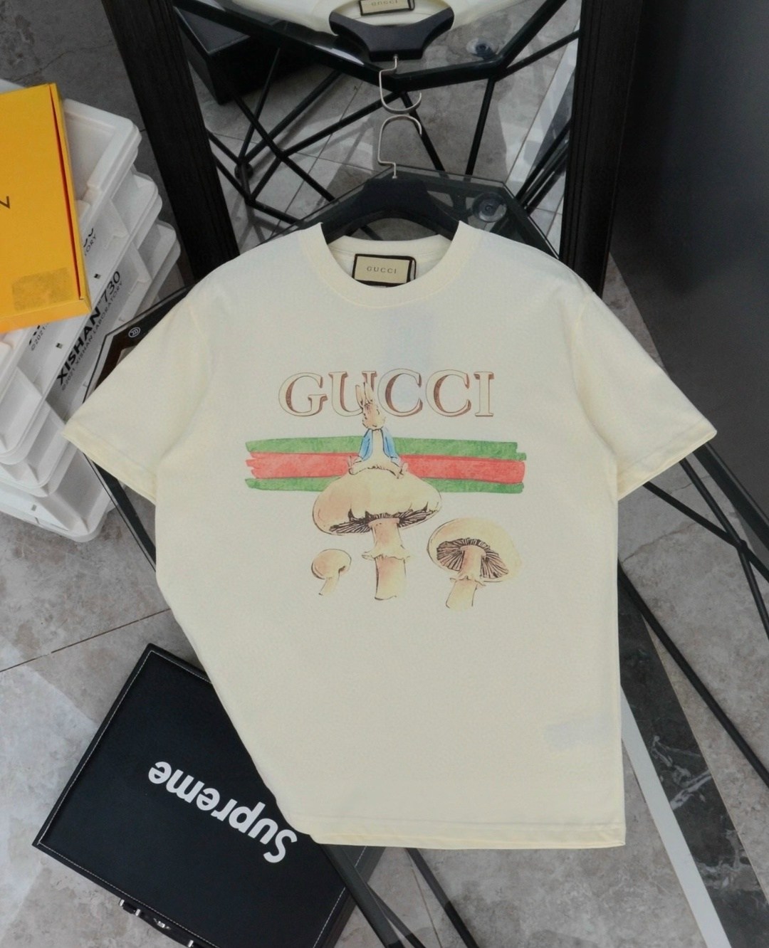 футболки гуччи,футболка gucci,футболка женская gucci,женские футболки с принтом,футболки женская