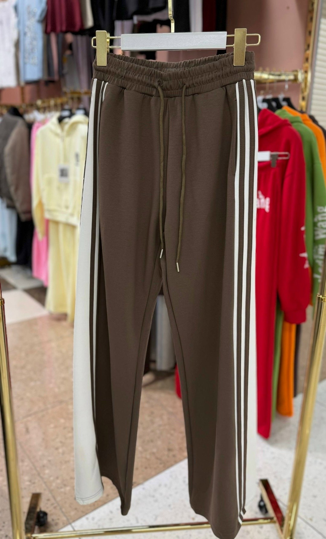 брюки спортивные,спортивные штаны,cпортивные штаны женские,широкие брюки,спортивные женские штаны с лампасами