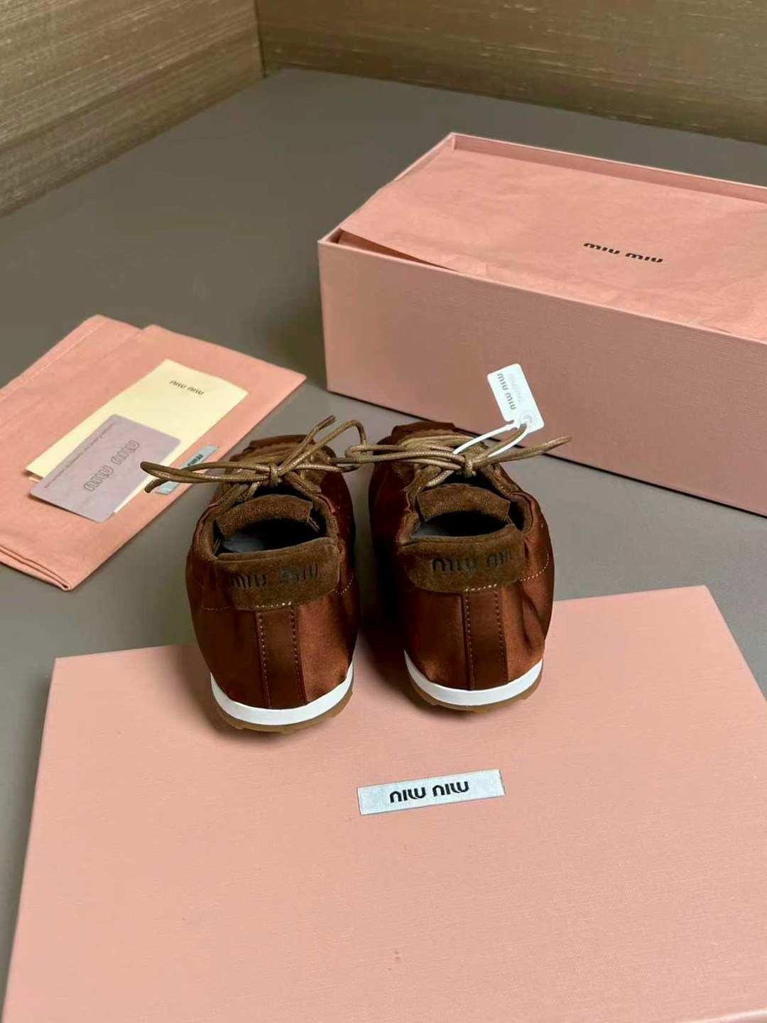 ,обуви,женская ,кроссовки miu miu женские,повседневная