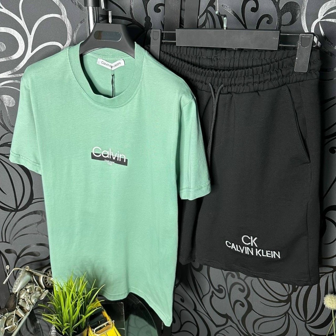 спортивный костюм calvin klein,спортивные костюм мужские с шортами,костюм футболка шорты,спортивный костюм летний,мужской летний костюм с шортами