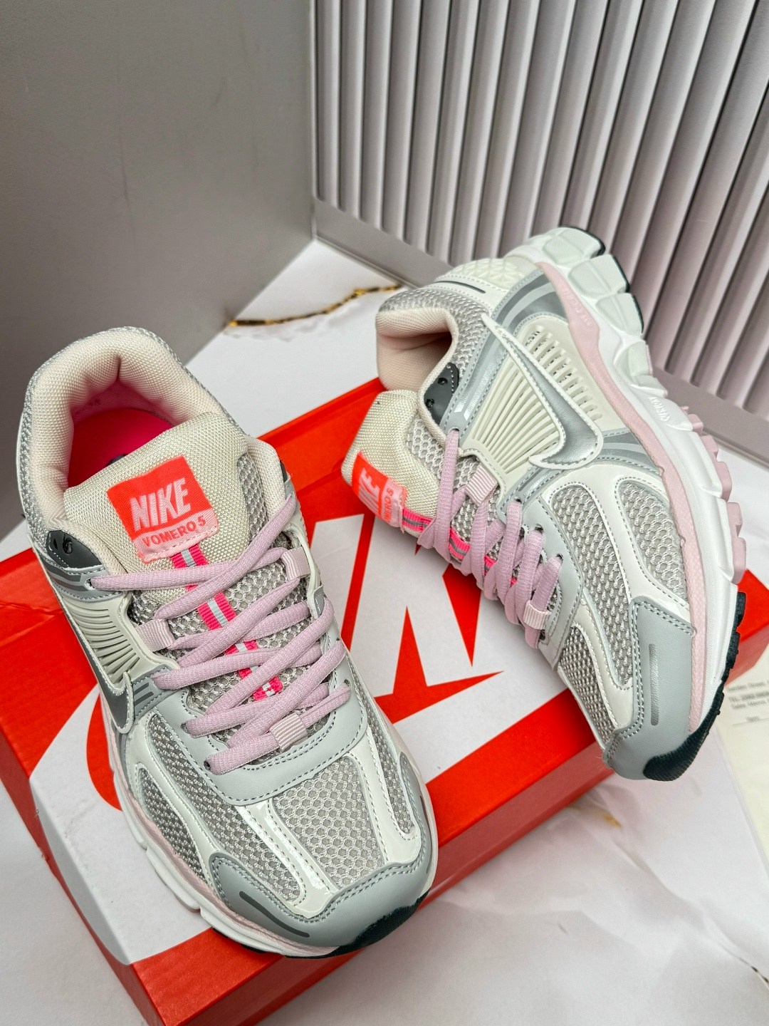 женские кроссовки nike air zoom vomero 5,nike кроссовки,женские кроссовки nike,кроссовки,кроссовки nike air zoom vomero 5
