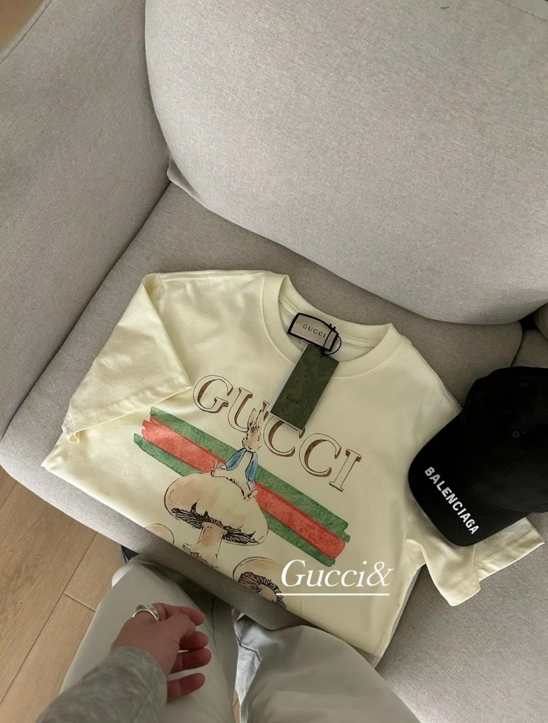 футболки гуччи,футболка gucci,футболка женская gucci,женские футболки с принтом,футболки женская