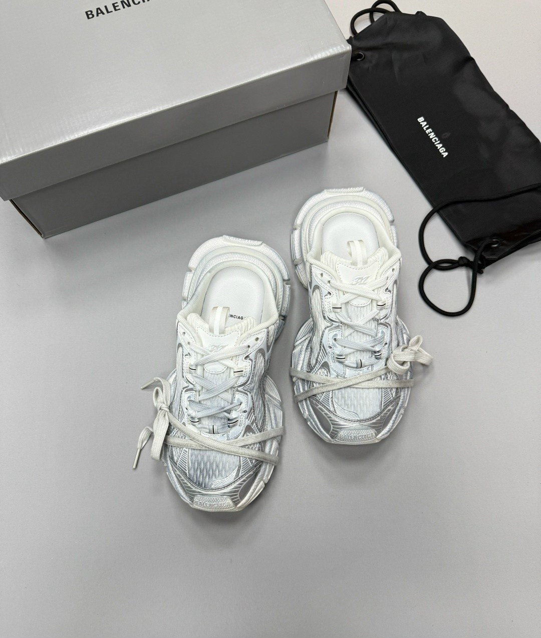 женские кроссовки balenciaga,кроссовки balenciaga,женские кроссовки balenciaga runner серебристые,кроссовки balenciaga runner sneaker 'white' 2026,кроссовки в стиле balenciaga